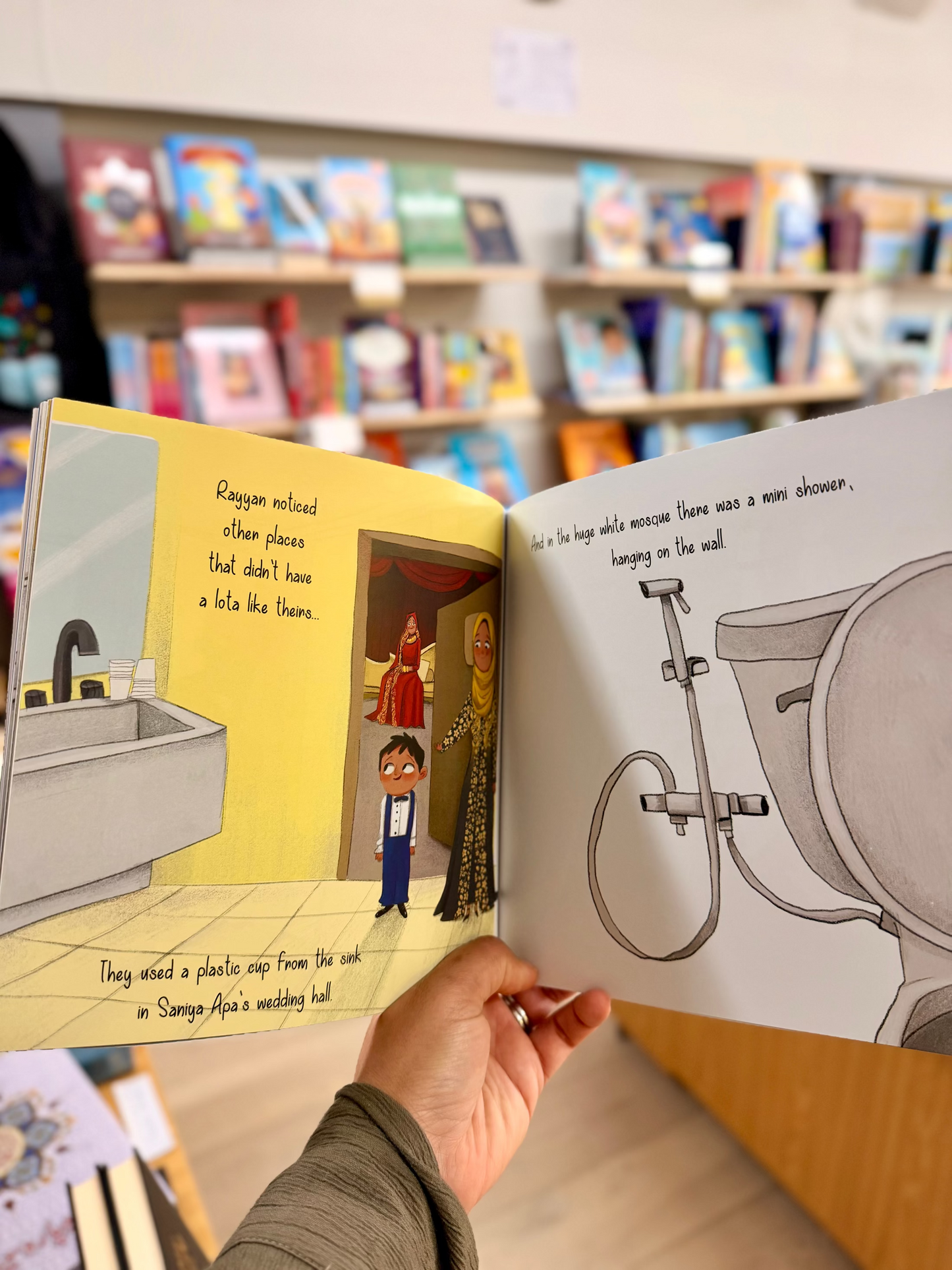 Is that a teapot by the toilet?